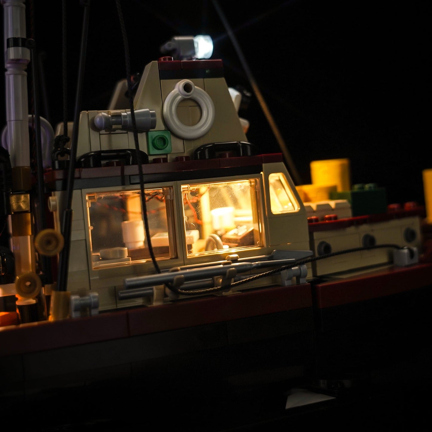 Light Kit For Jaws 21350-New Edition