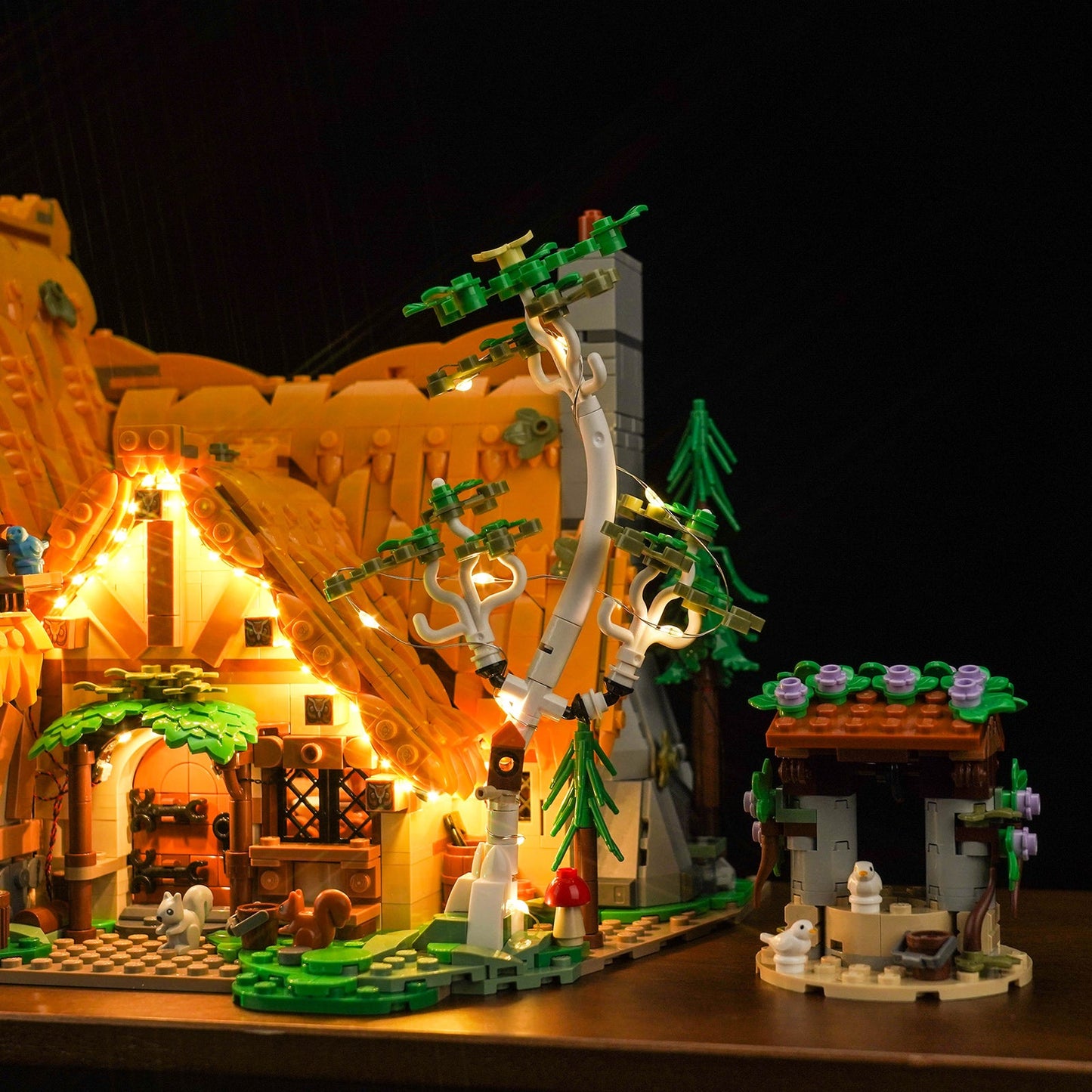 Light Kit For Snow White and the Seven Dwarfs' Cottage 43242