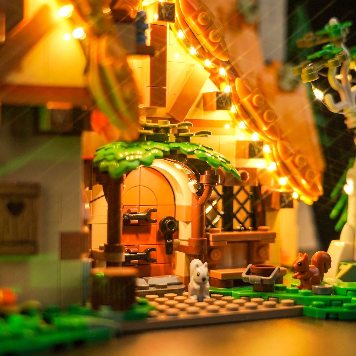 Light Kit For Snow White and the Seven Dwarfs' Cottage 43242
