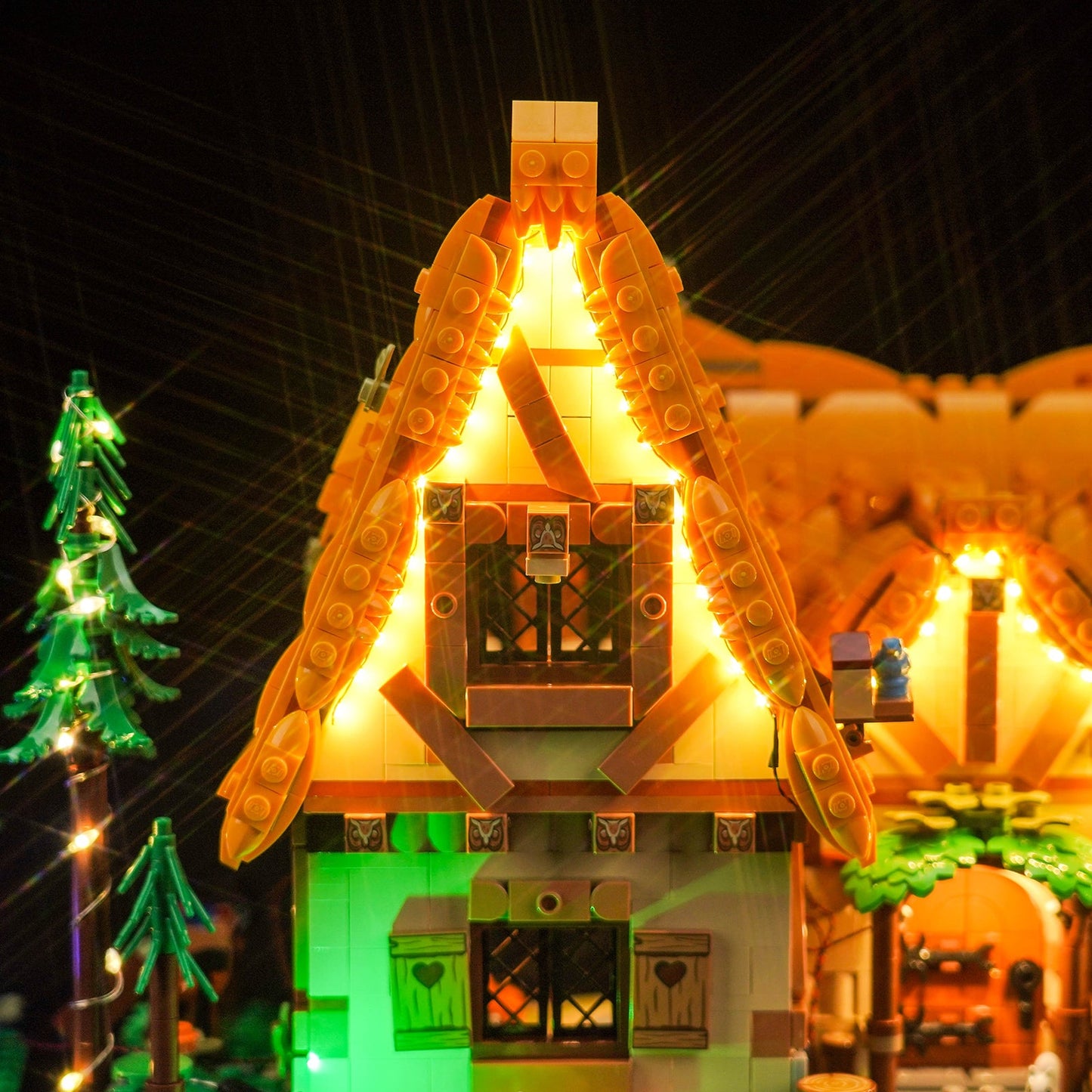 Light Kit For Snow White and the Seven Dwarfs' Cottage 43242
