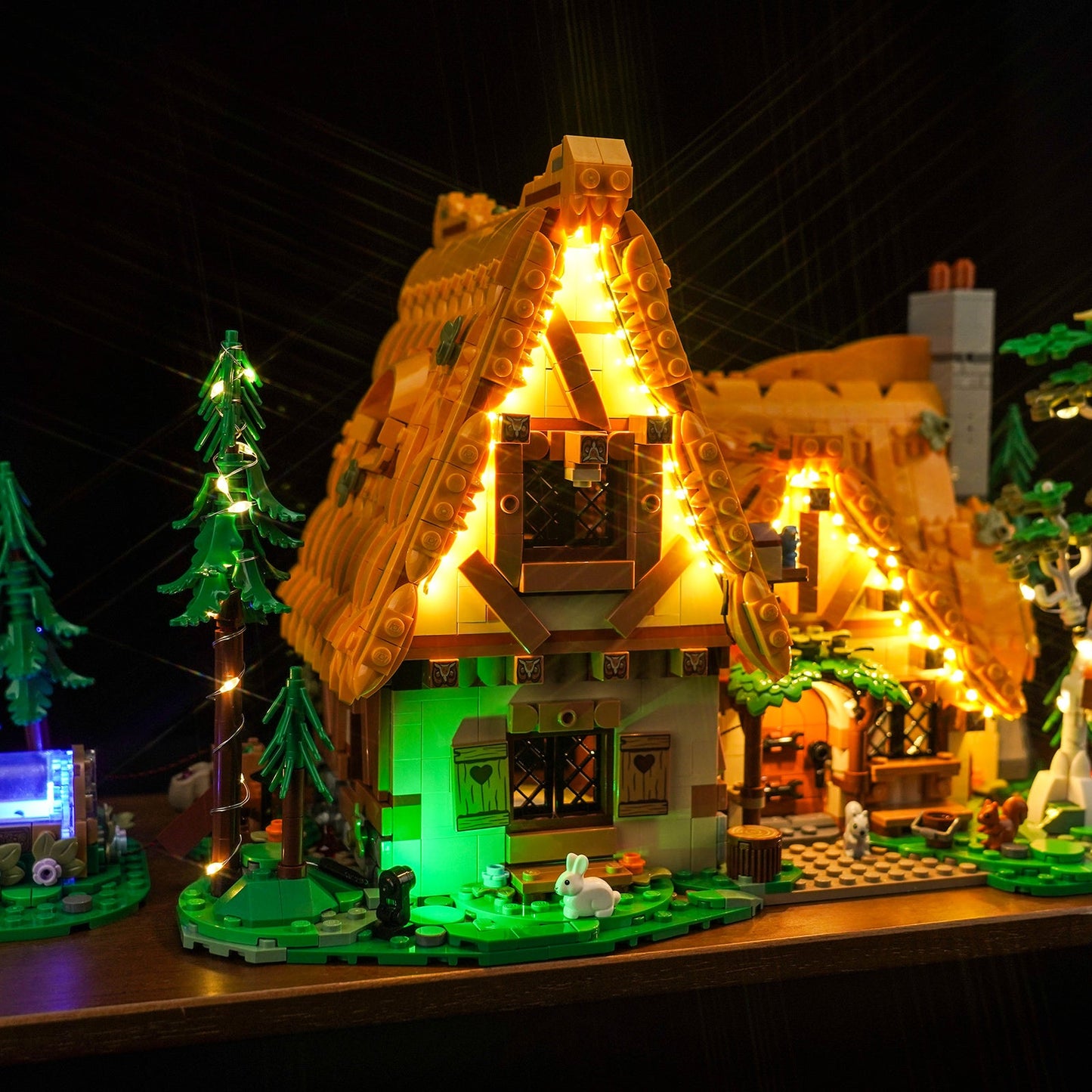 Light Kit For Snow White and the Seven Dwarfs' Cottage 43242
