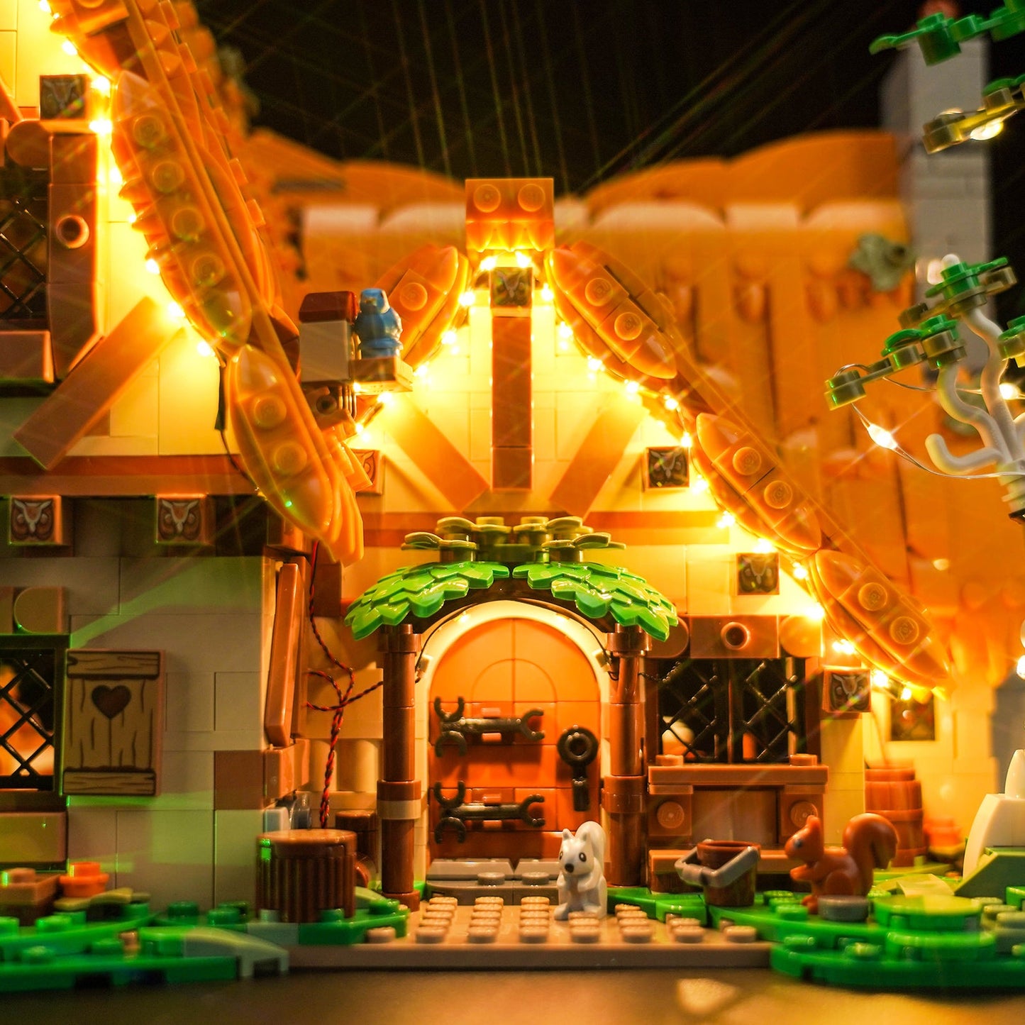 Light Kit For Snow White and the Seven Dwarfs' Cottage 43242