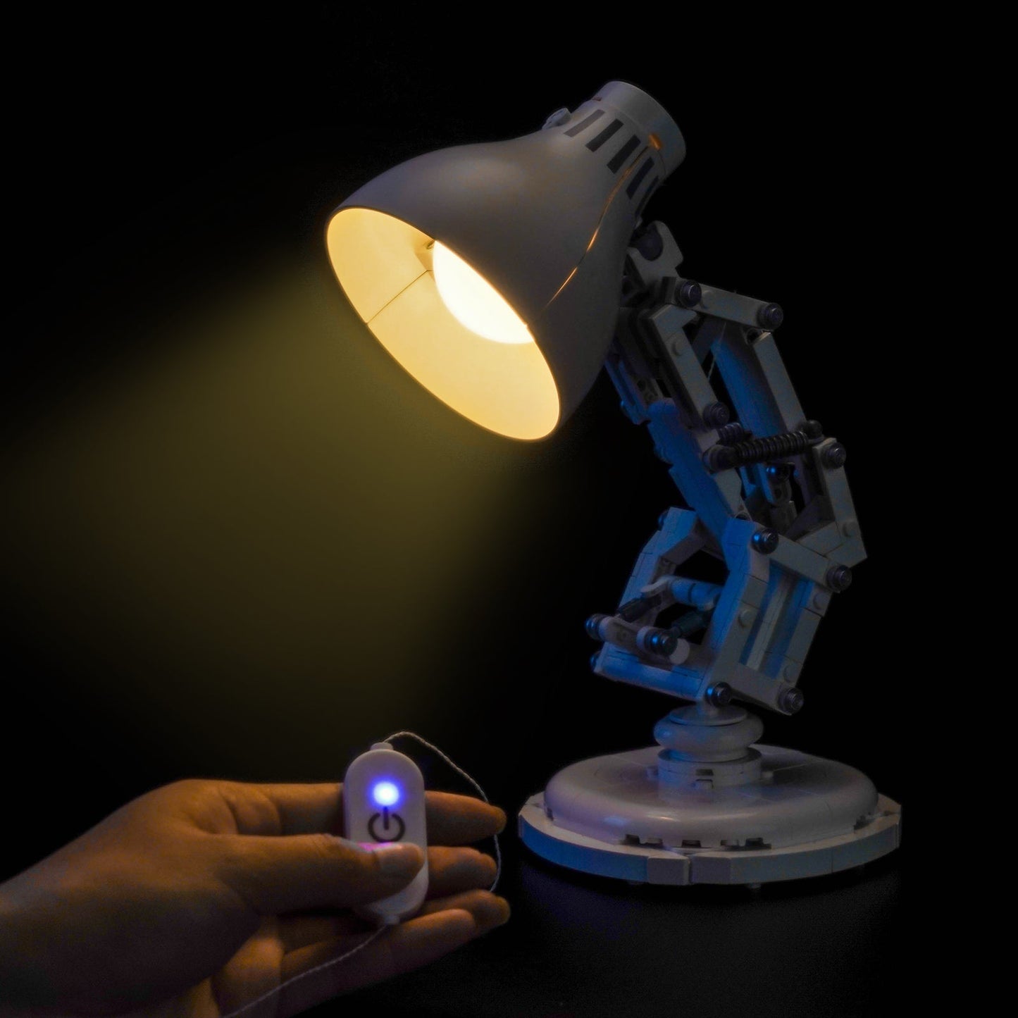 light-kit-for-lego-ideas-disney-pixar-luxo-jr-21357-20