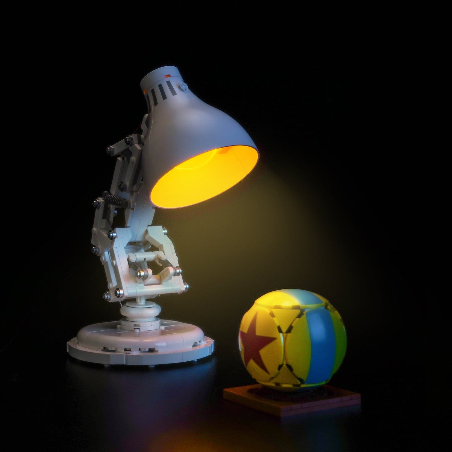 light-kit-for-lego-ideas-disney-pixar-luxo-jr-21357-10