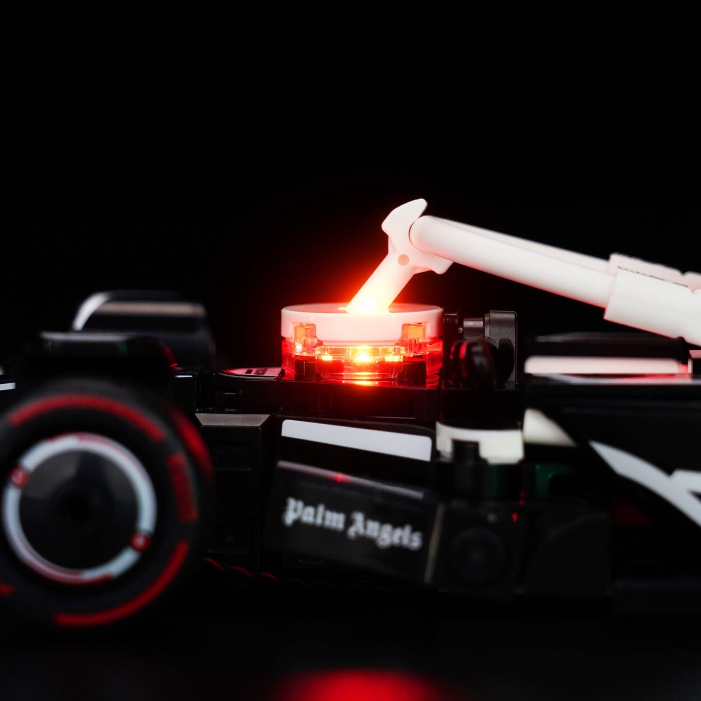 light-kit-for-lego-speed-champions-moneygram-haas-f1-team-vf-24-race-car-77250-13
